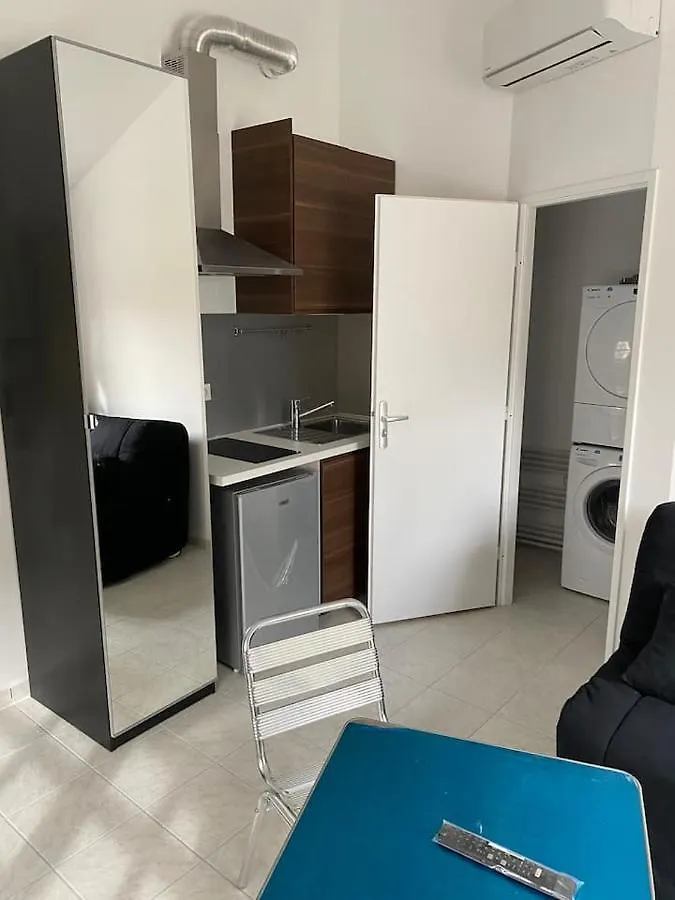 Five Stars S1 Aparthotel Marseille France