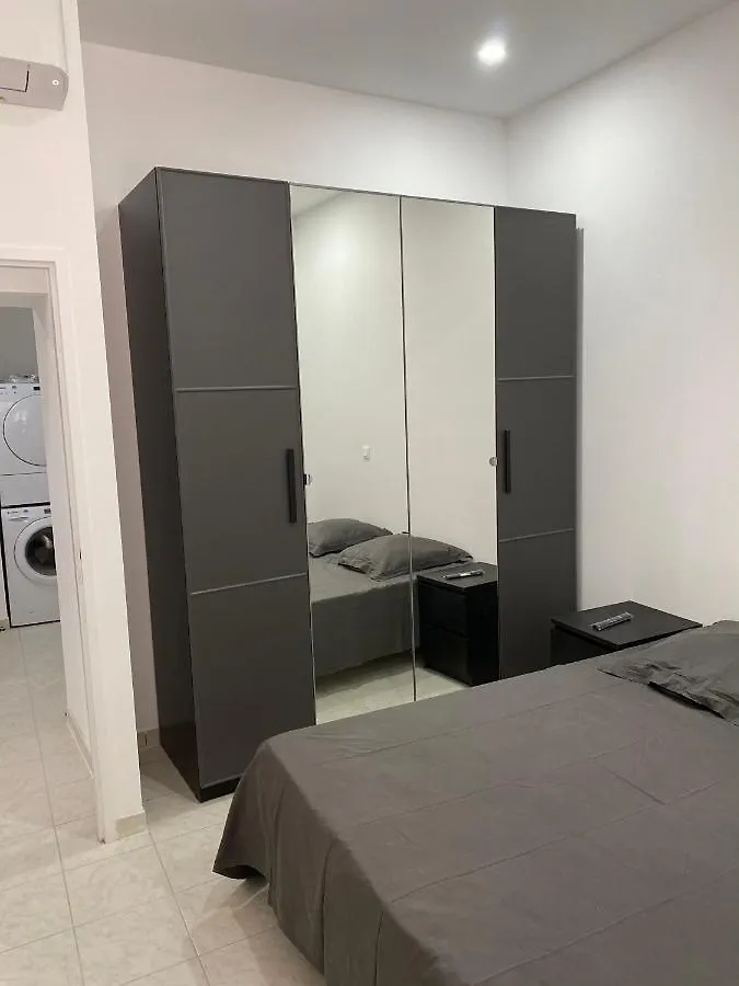 Five Stars S1 Aparthotel Marseille France